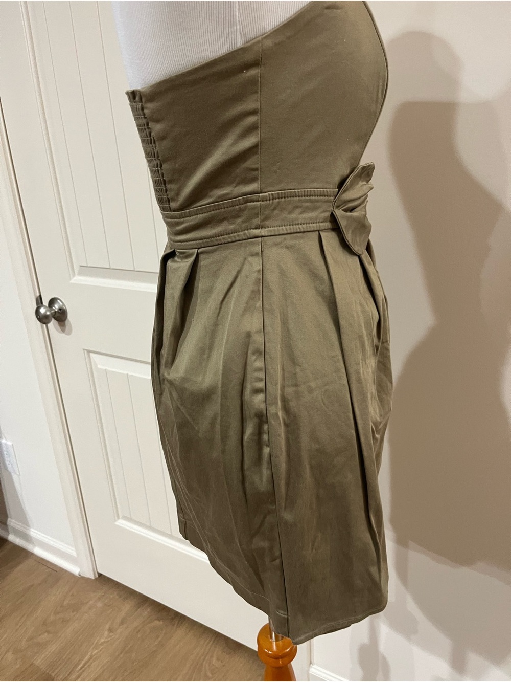 lola Olive Strapless Sweetheart Dress with Waist Bow - Picture 4 of 7